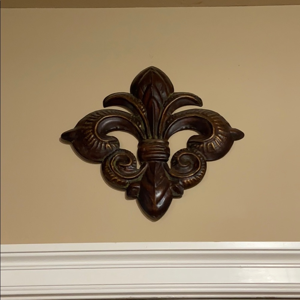 Fleur de lis decor